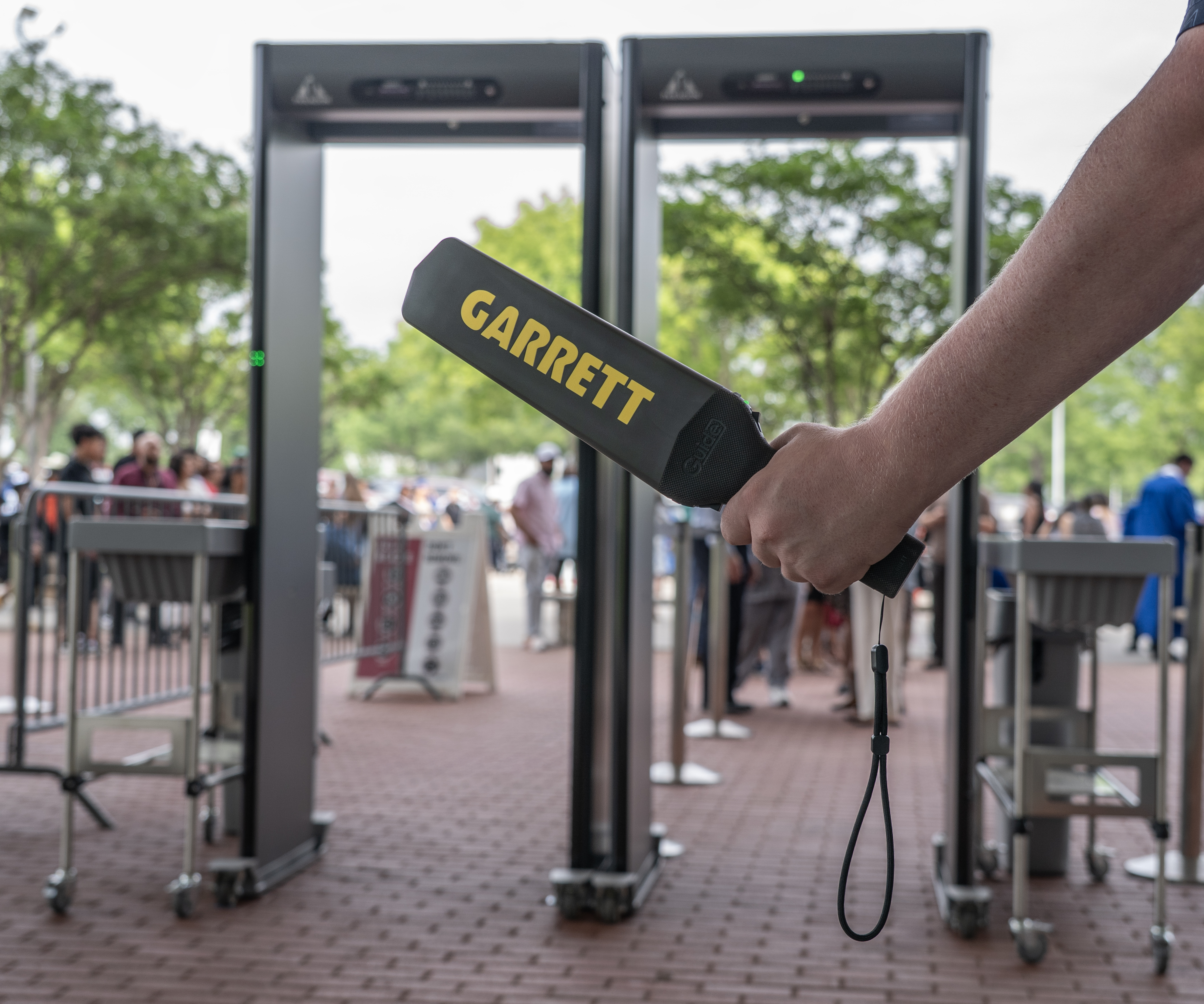 imagem de detector garrett paragon e Guide em evento